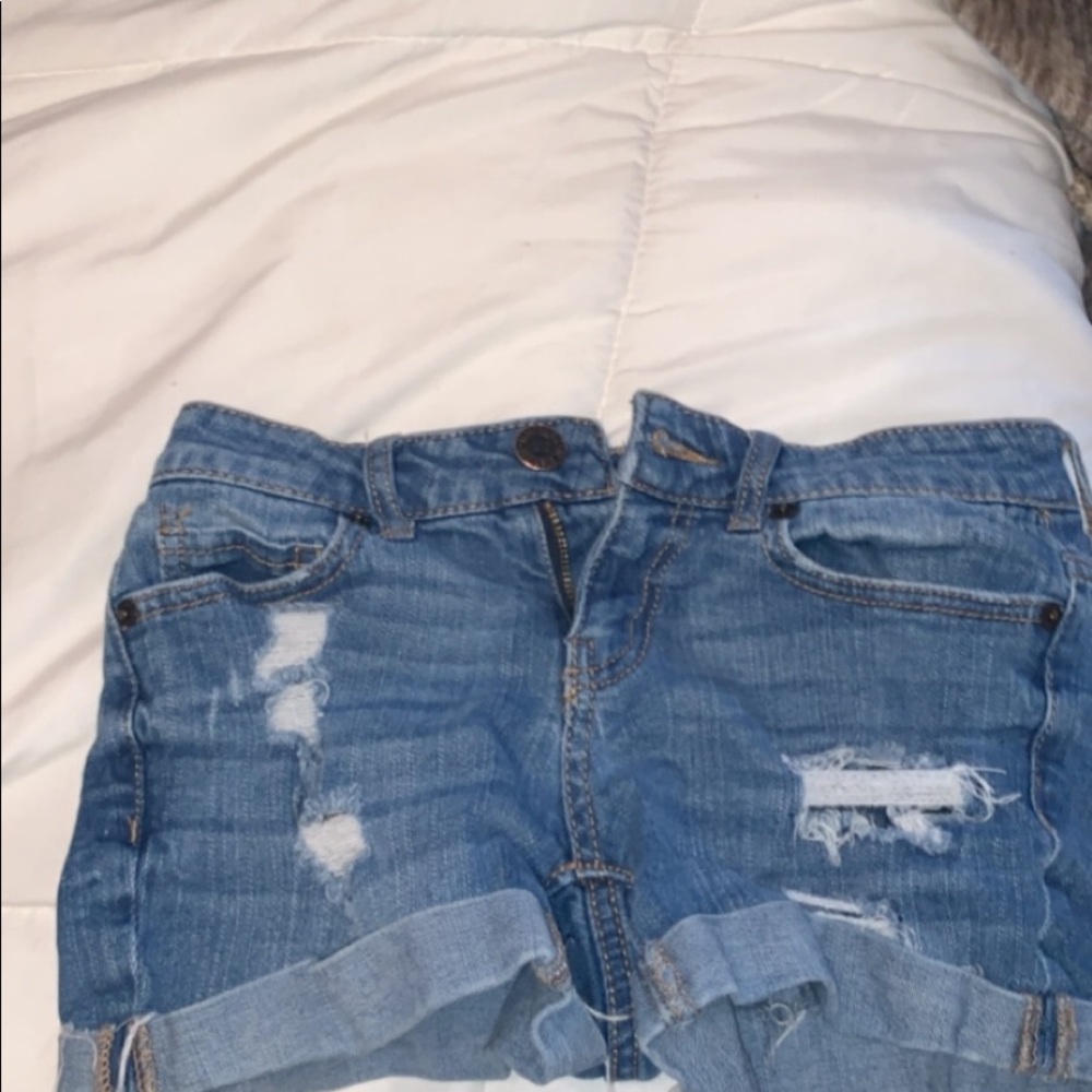 Aeropostale Mid Rise Ripped Shorts - Picture 3 of 3